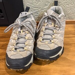Merrell Beige and Black Trail Shoes Continuum size 7.5 women’s